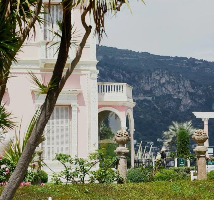 pastel villa overlooking the mediterranean on the french riviera